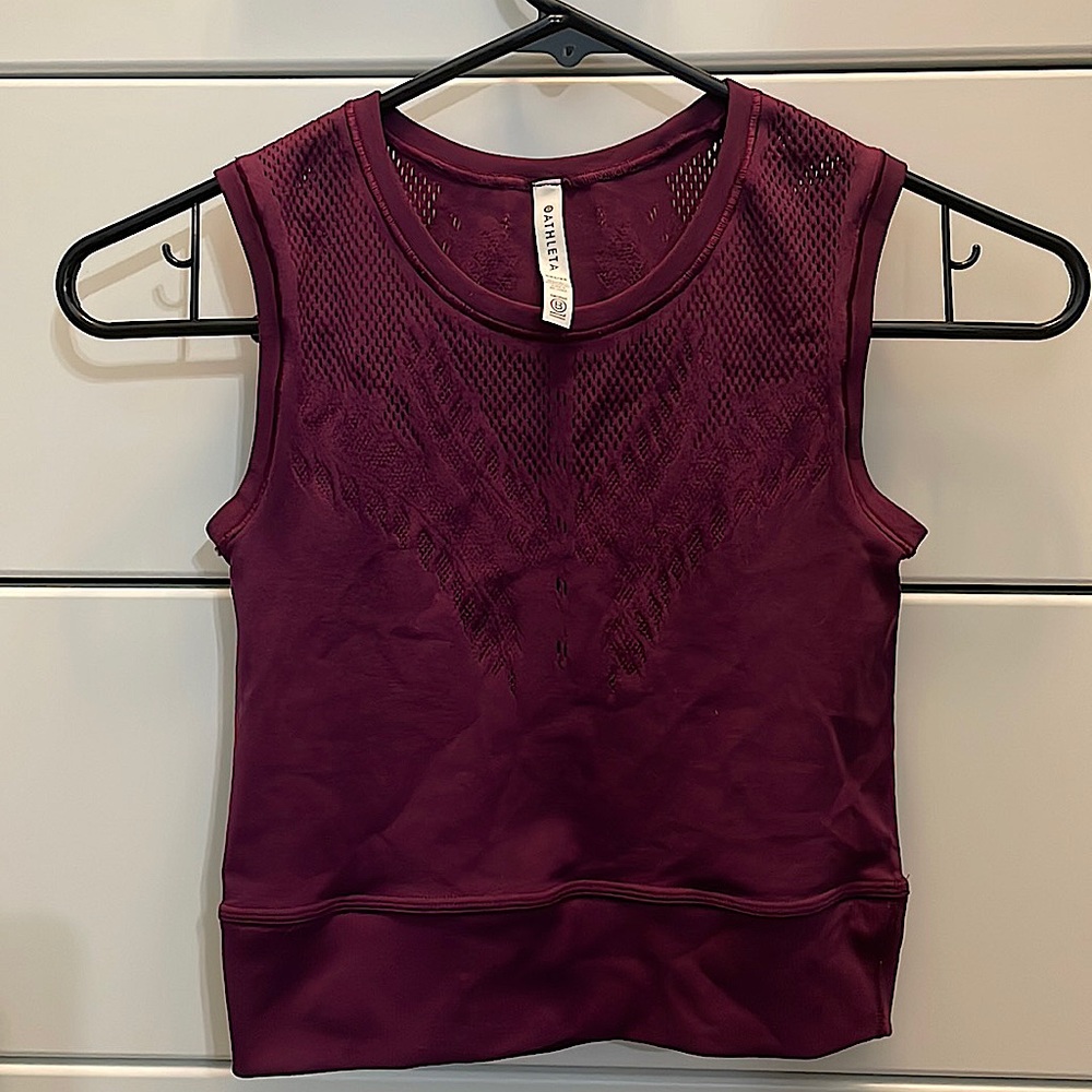 Athleta maroon crop top. Never been worn.
